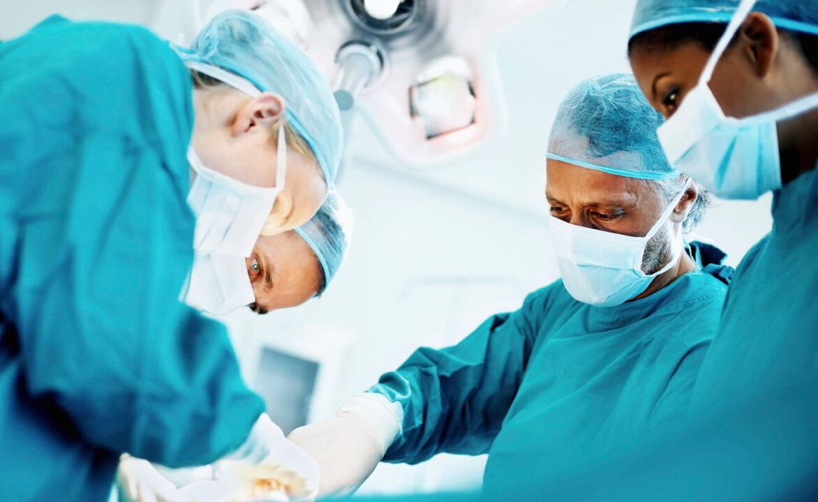 Процесс увеличения полового члена хирургами посредством хирургического вмешательства. 